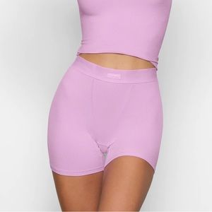 Skims NWT boxers in petal pink
